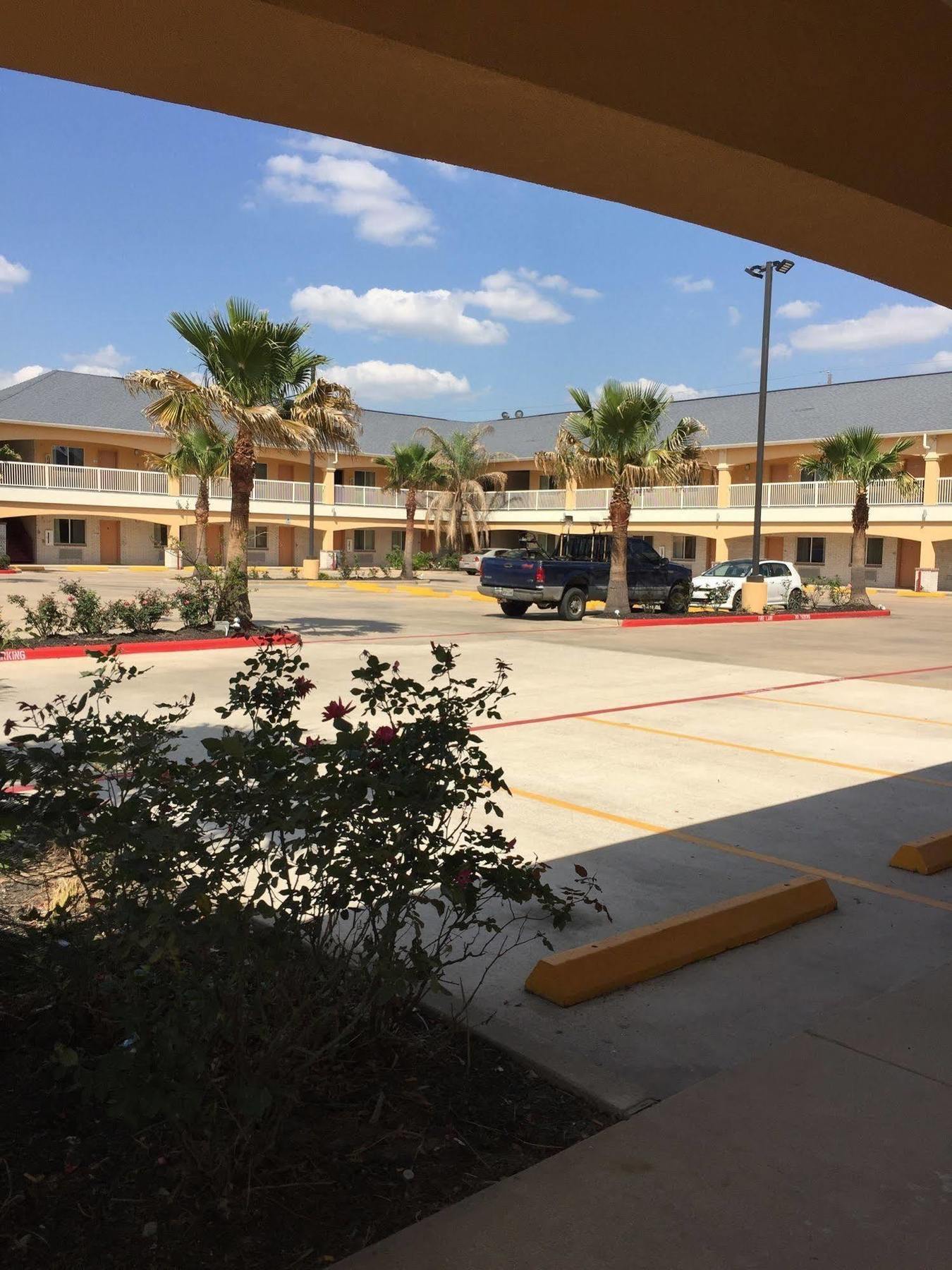 Scottish Inns & Suites Timber Creek, Houston, Tx Barker Екстер'єр фото